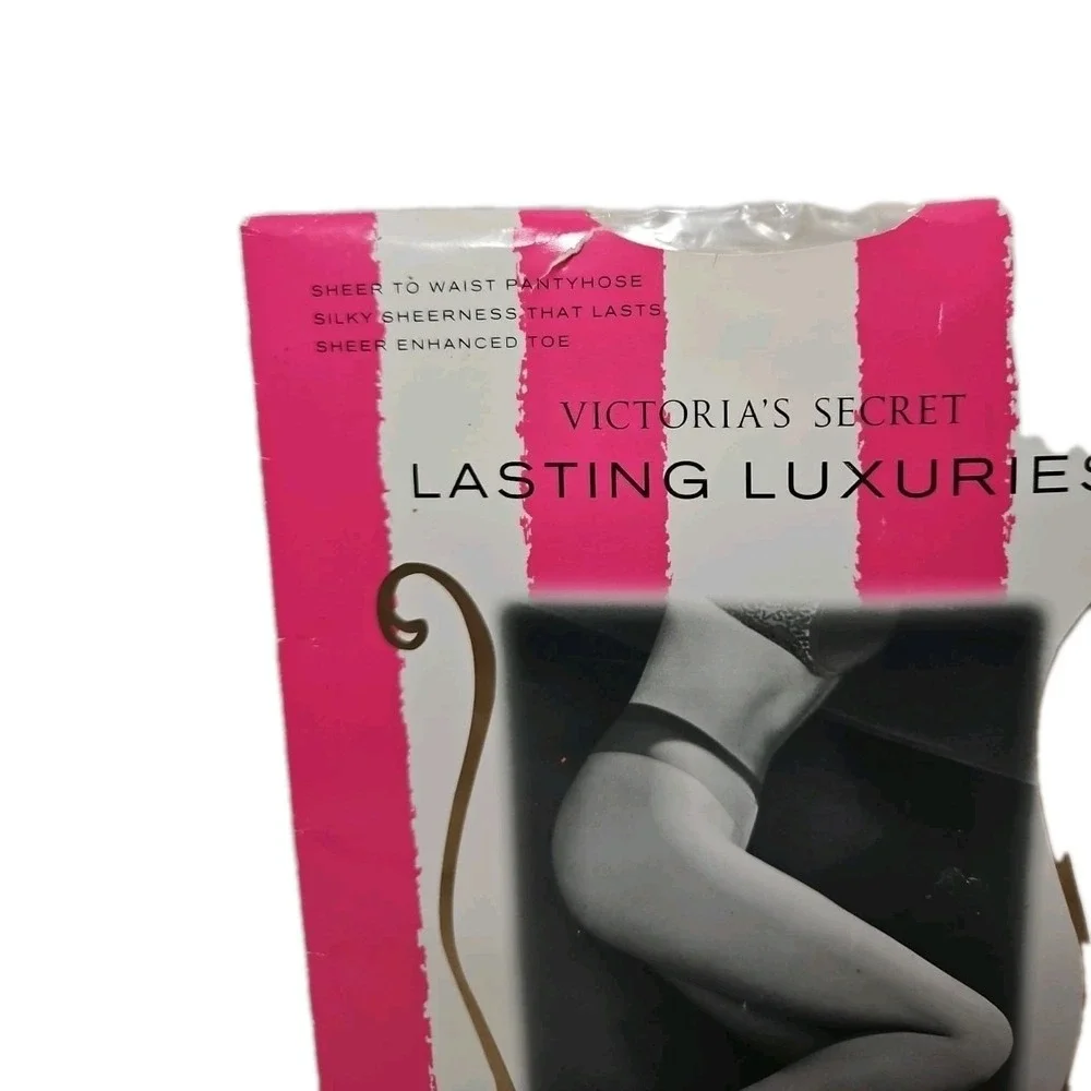 Victoria's Secret Lasting Luxuries Sheer To Waist CREAM‎ Pantyhose Size S Silky
